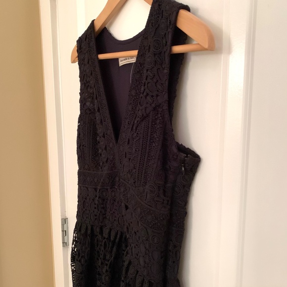 Abercrombie & Fitch Lace Crochet V-Neck Skater Dress Black Size 2 - Picture 7 of 16
